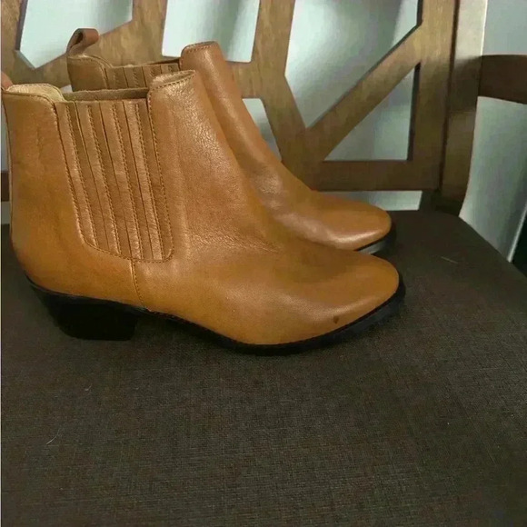 Chelsea Calla ankle boot.size 40 used like a New - Picture 2 of 9